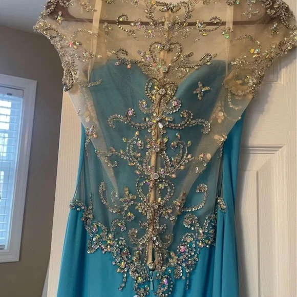 Prom/Pageant Gown - Picture 5 of 5